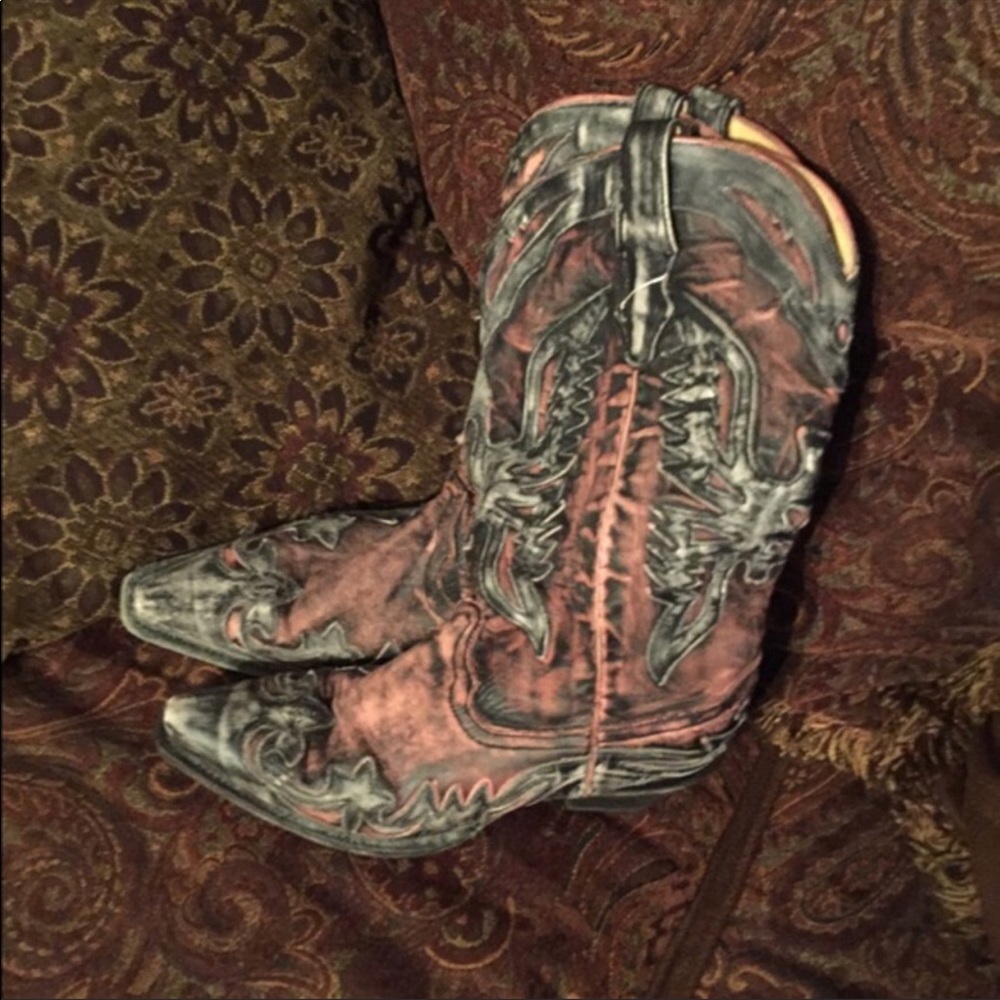 Corral boots